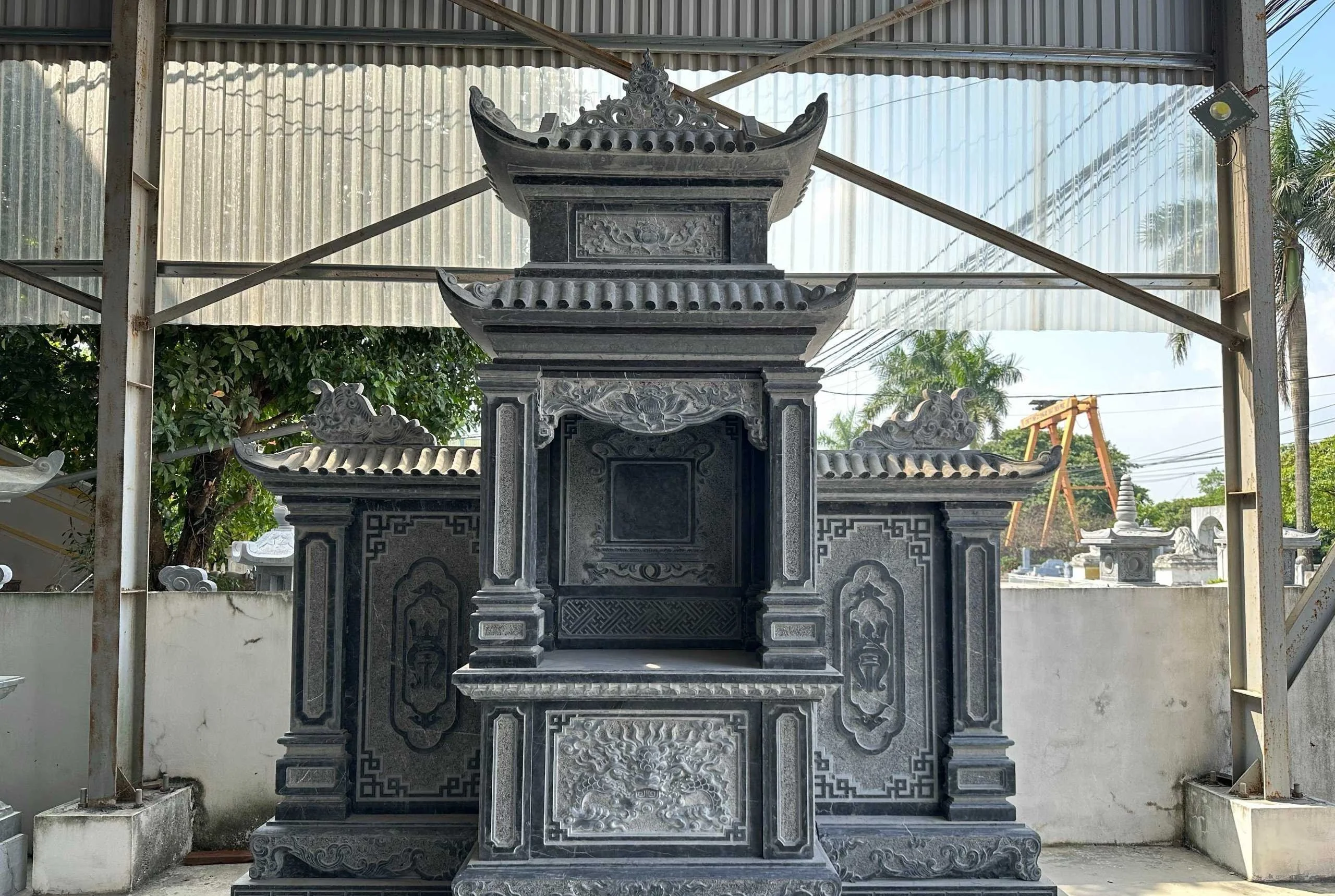 Lăng thờ đá giá tốt Lăng thờ đá giá tốt