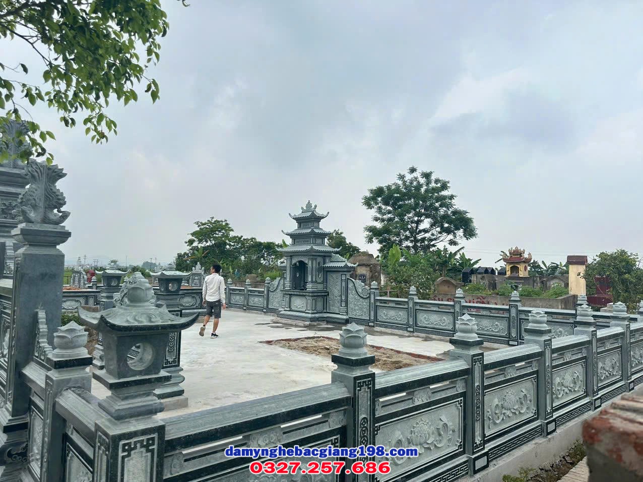 Lăng mộ đá nguyên khối