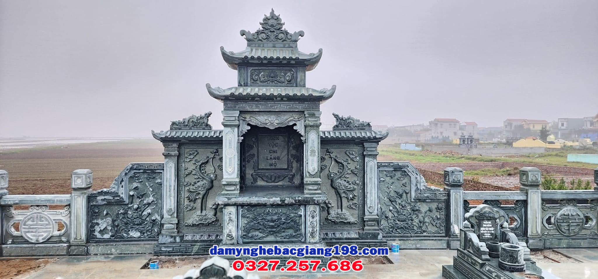 Lăng mộ bằng đá