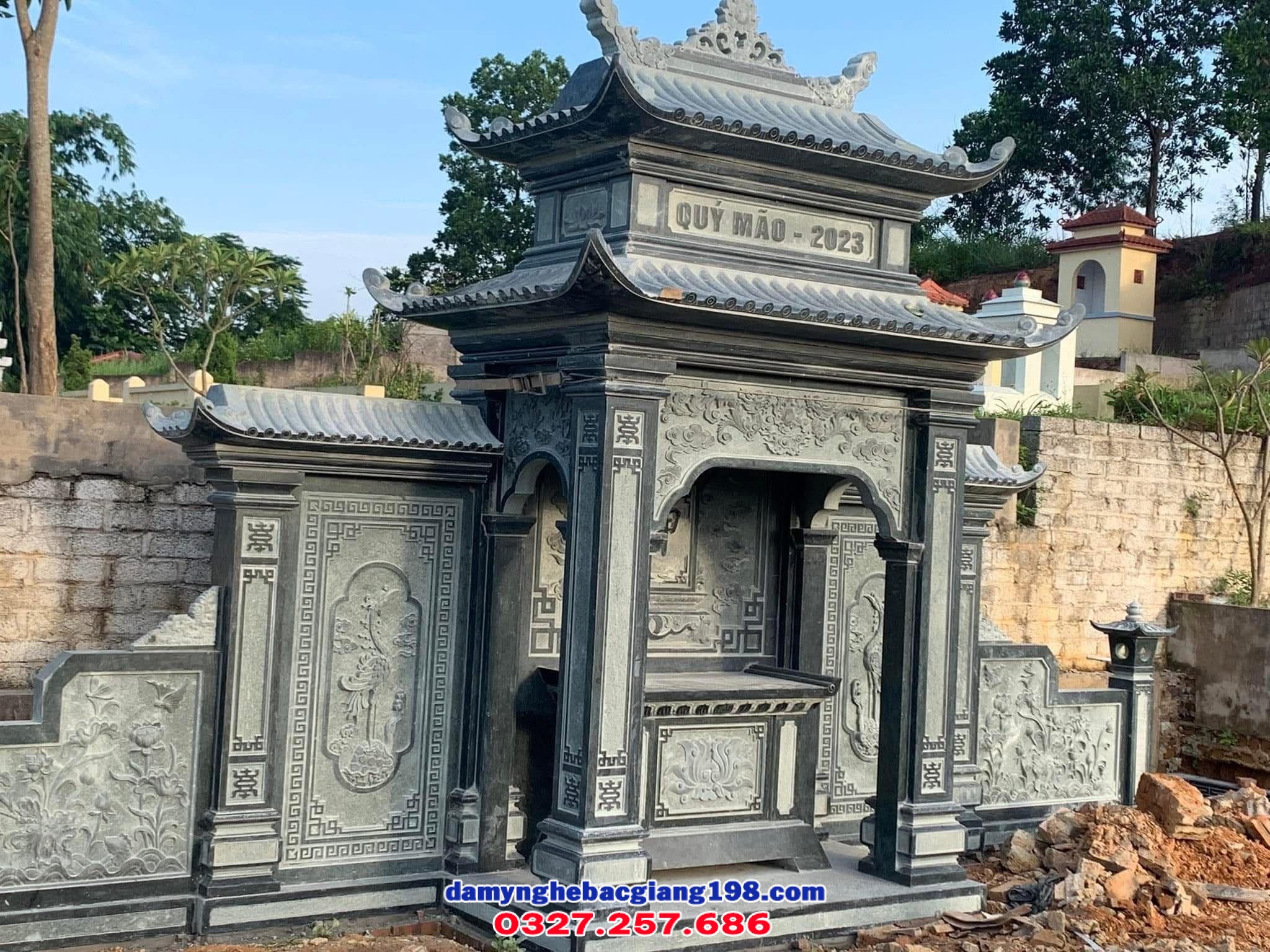 Lăng mộ bằng đá