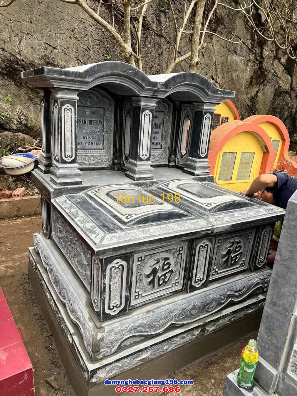 Mộ đá nguyên khối