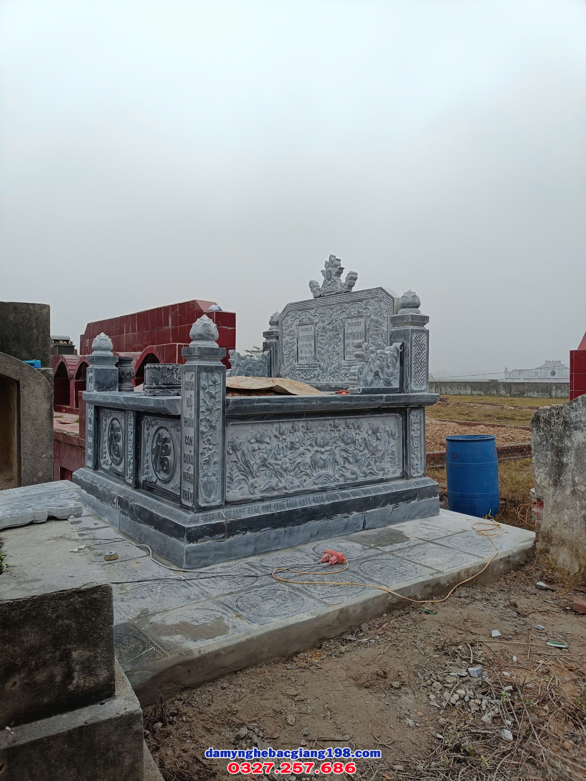 Mộ đá nguyên khối