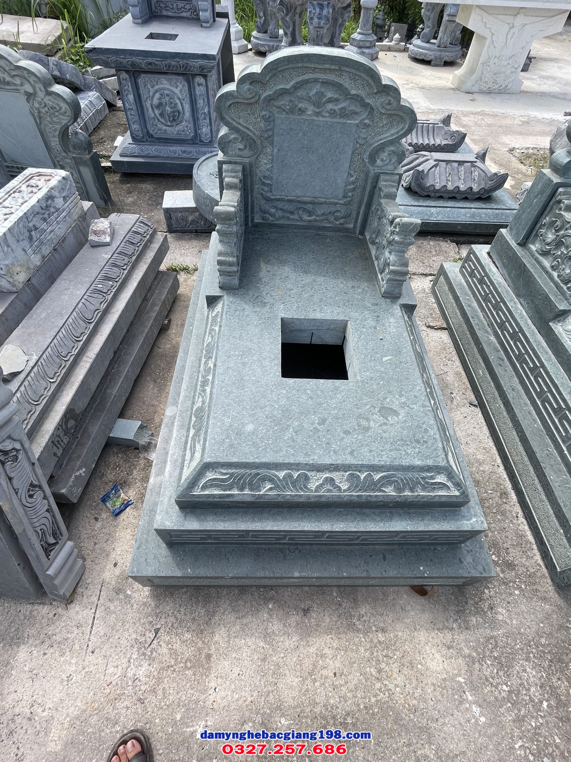 Báo giá mộ đá xanh rêu