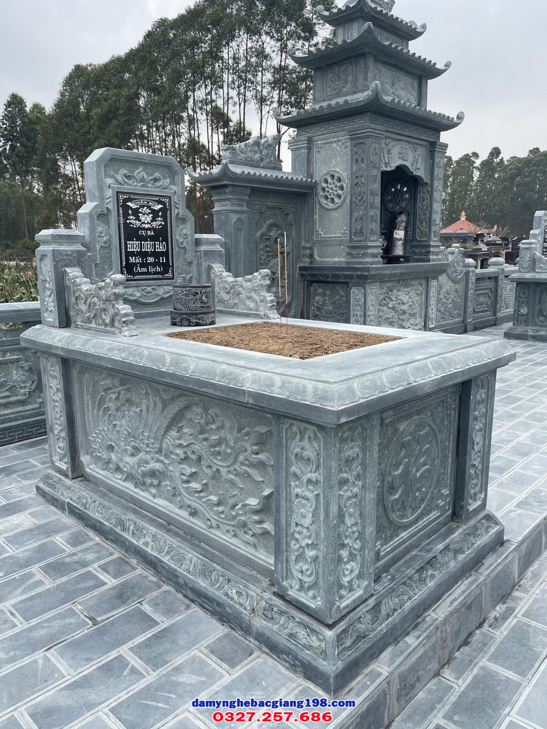 Báo giá mộ đá xanh rêu