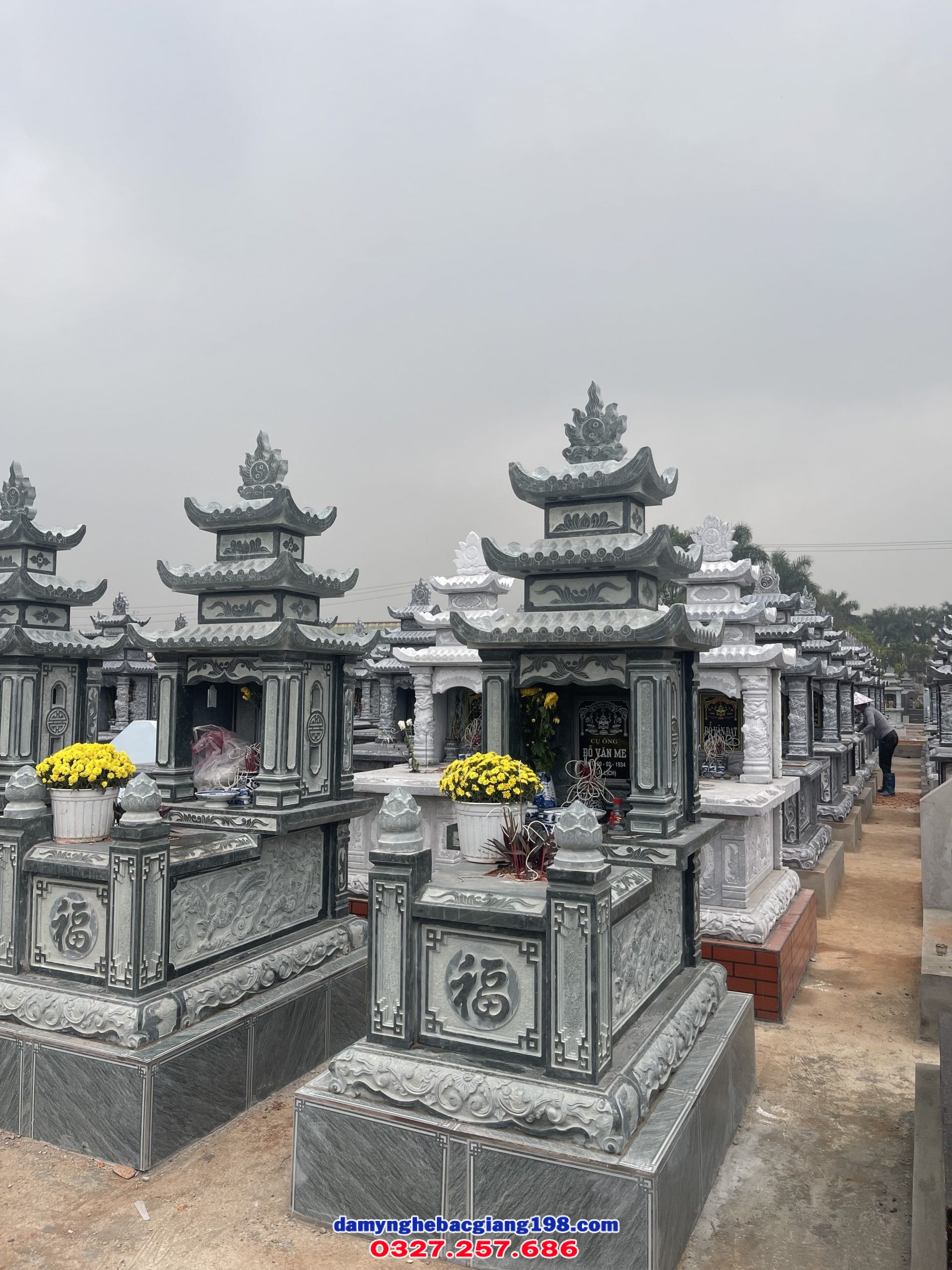 Lăng mộ đá đôi