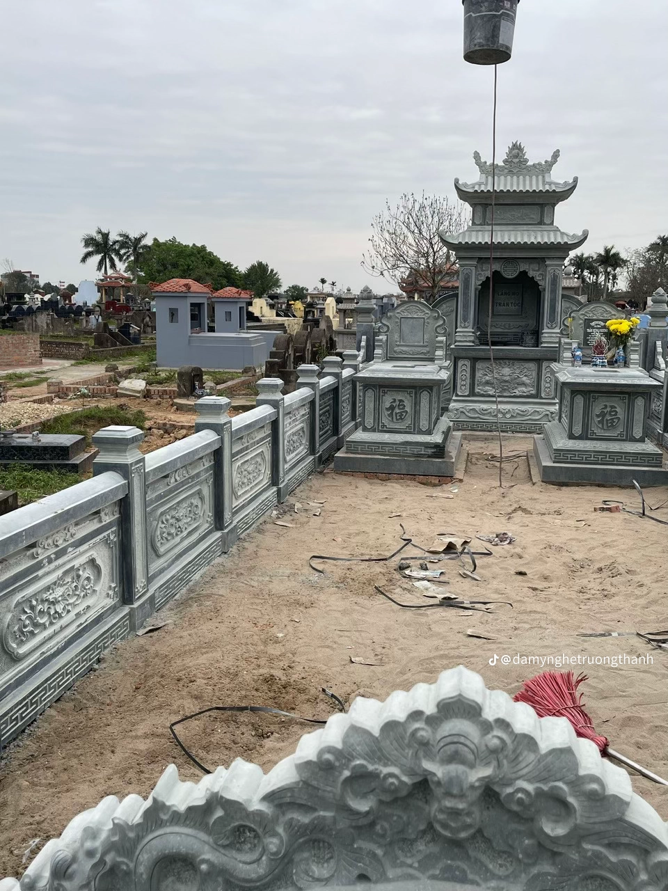 Khu lăng mộ đá đẹp