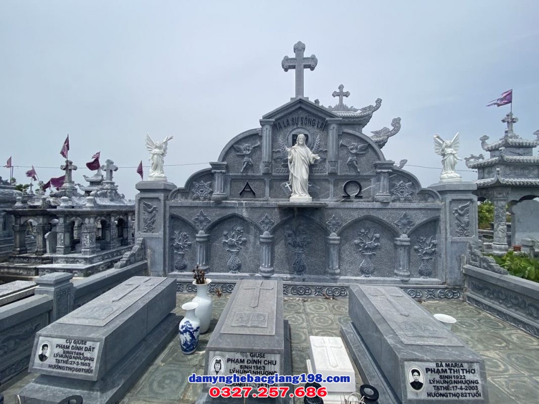 Lăng mộ đá công giáo