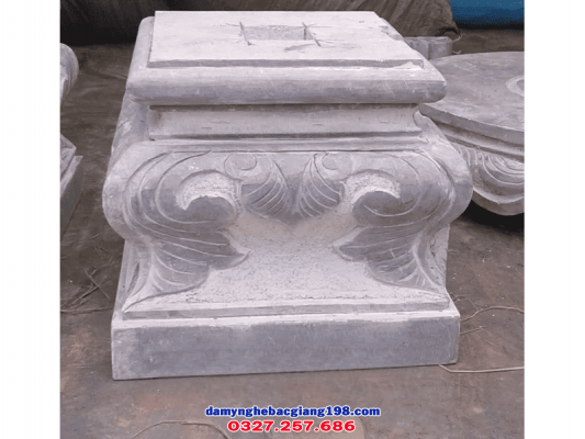 Chân cột đá vuông