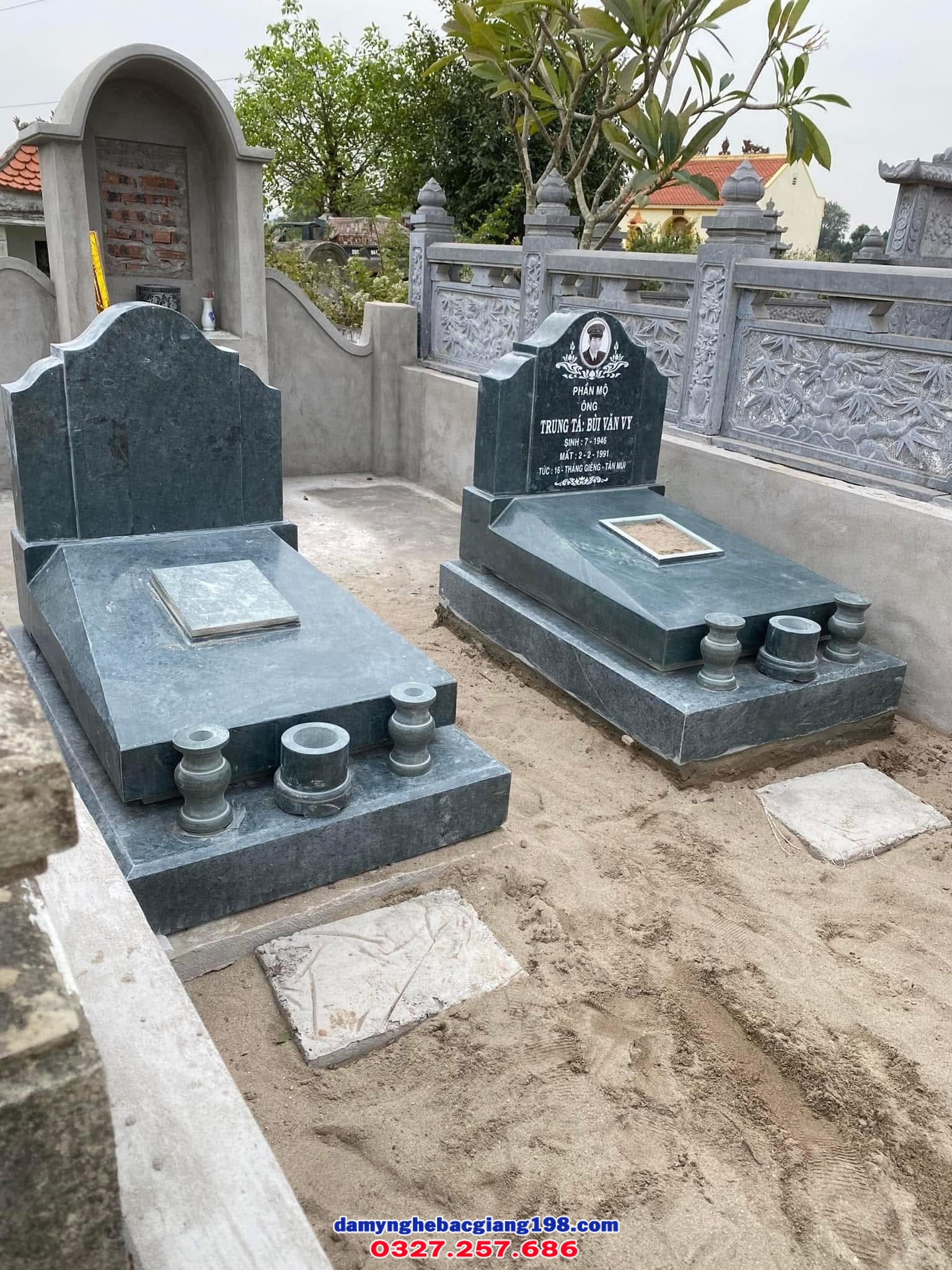 Mẫu lăng mộ đôi 