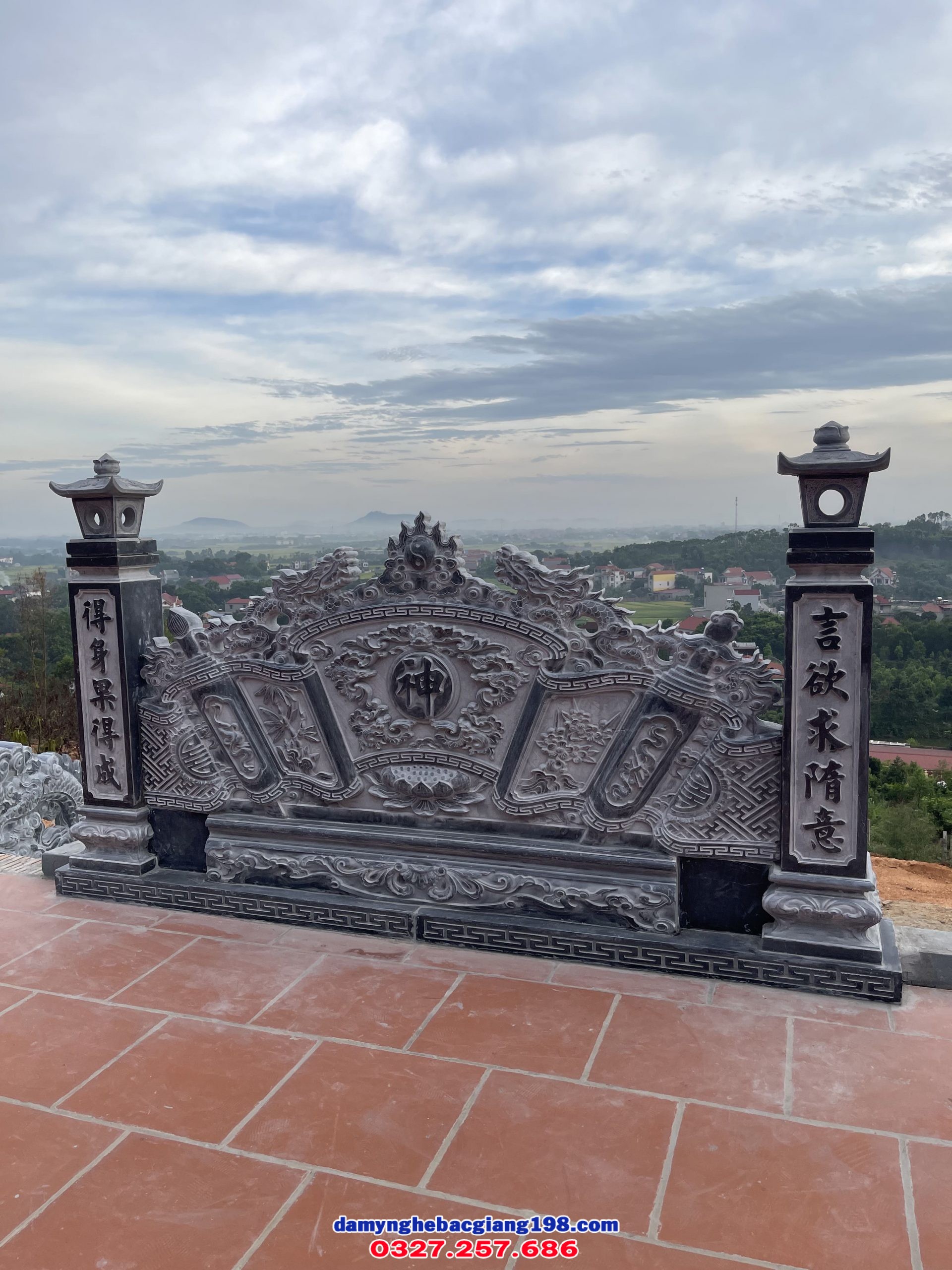 Bình phong đá tại Bắc Giang