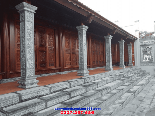 Cột đá tại Bắc Giang