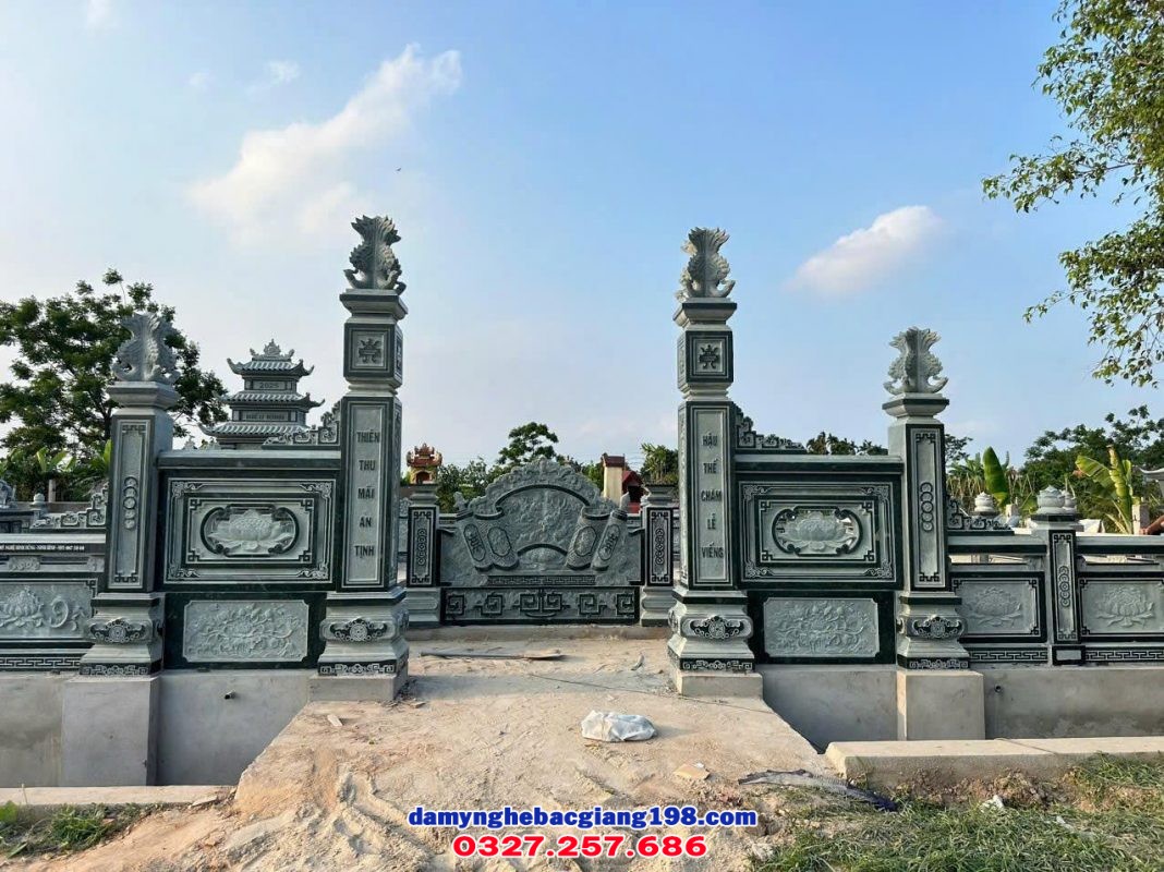 Khu lăng mộ bằng đá xanh